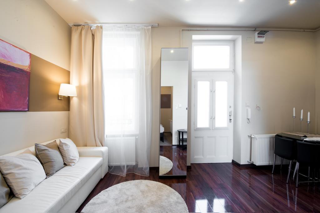 Little Boss Apartment บูดาเปสต์ ภายนอก รูปภาพ